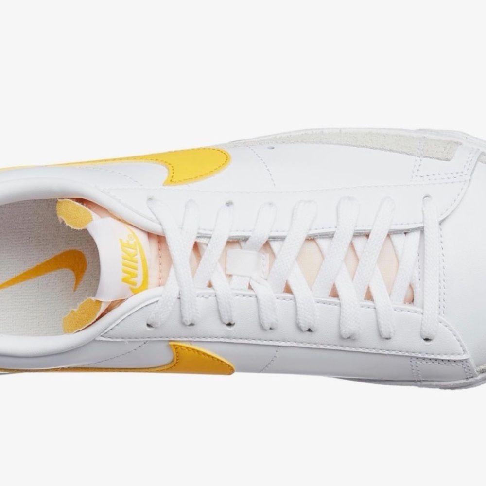 Nike Blazer Low ‘77 Vintage White Sneakers with Yellow Swoosh - Picture 4 of 4